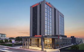 Hampton By Hilton Airport Otel 4*